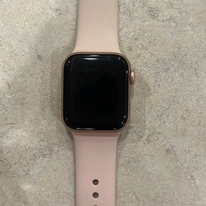Apple Watch Series 5 GPS + Cellular